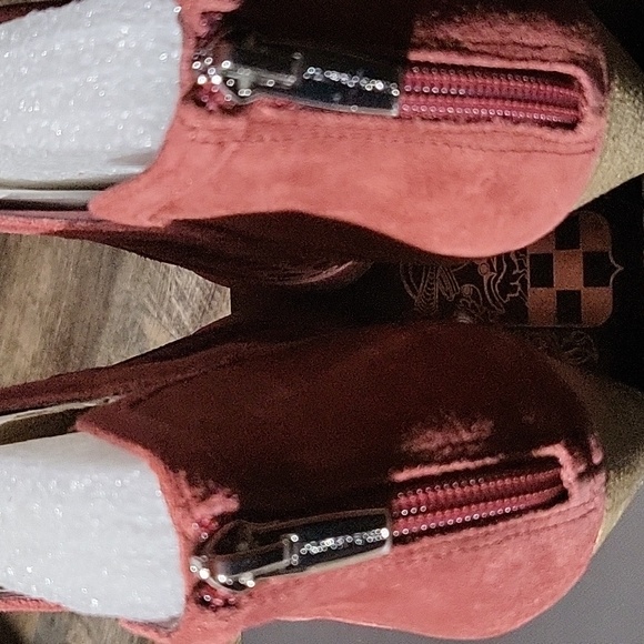 Vincent Camuto Bootie - Picture 4 of 7